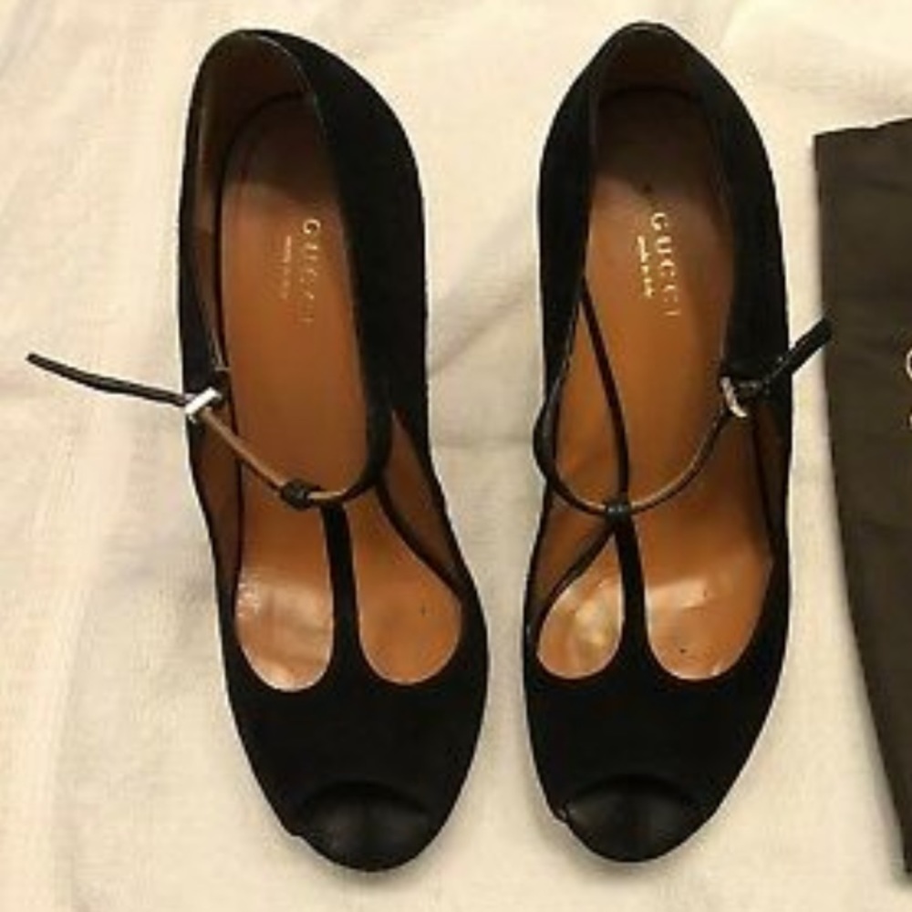 Gucci Betty T-Strap Pumps